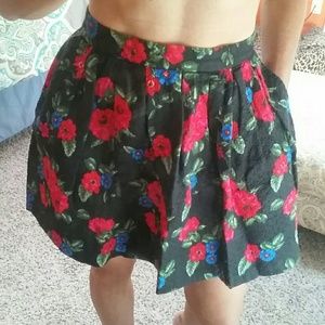 FOREVER 21* FLORAL PRINT MINI SKIRT